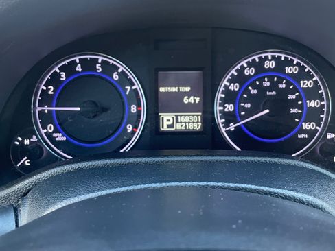 Used 2011 INFINITI G37 Journey w/ Premium Pkg image 6