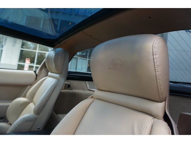 Used 1993 Chevrolet Corvette Coupe RWD image 16