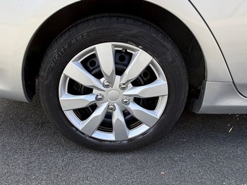 Used 2013 Toyota Corolla LE image 13