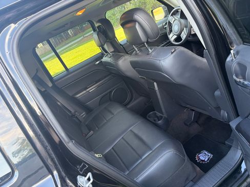 Used 2015 Jeep Patriot Limited w/ Sun/Sound Group AWD/4WD image 9