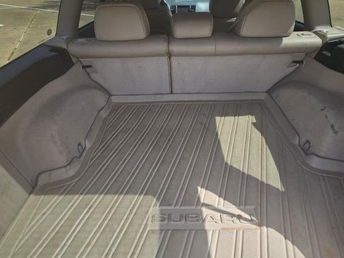 Used 2009 Subaru Outback 3.0R Limited image 11