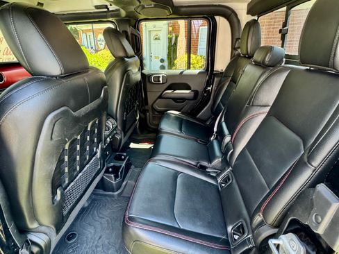 Used 2021 Jeep Gladiator Rubicon AWD/4WD image 11