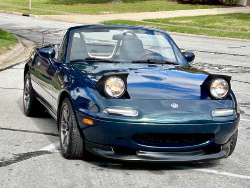 Used 1997 MAZDA MX-5 Miata image 11