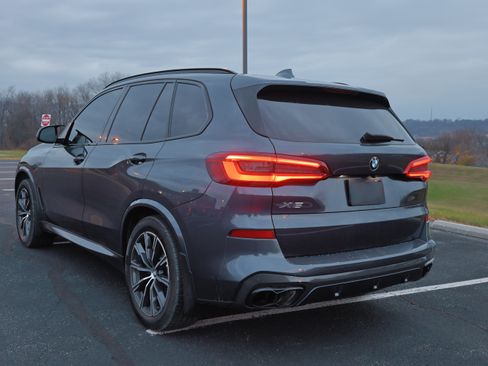 Used 2019 BMW X5 xDrive50i w/ M Sport Package image 16