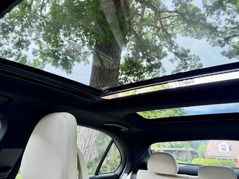 Used 2025 Mercedes-Benz C 300 4MATIC Sedan image 18