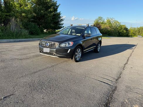 Used 2016 Volvo XC60 T6 Platinum w/ Climate Package AWD/4WD image 4