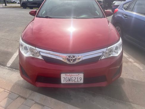 Used 2013 Toyota Camry LE image 1