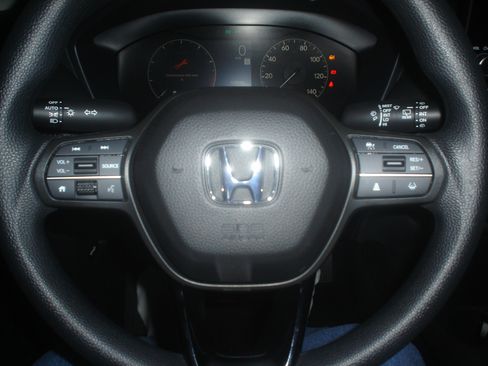 Used 2025 Honda HR-V LX image 15
