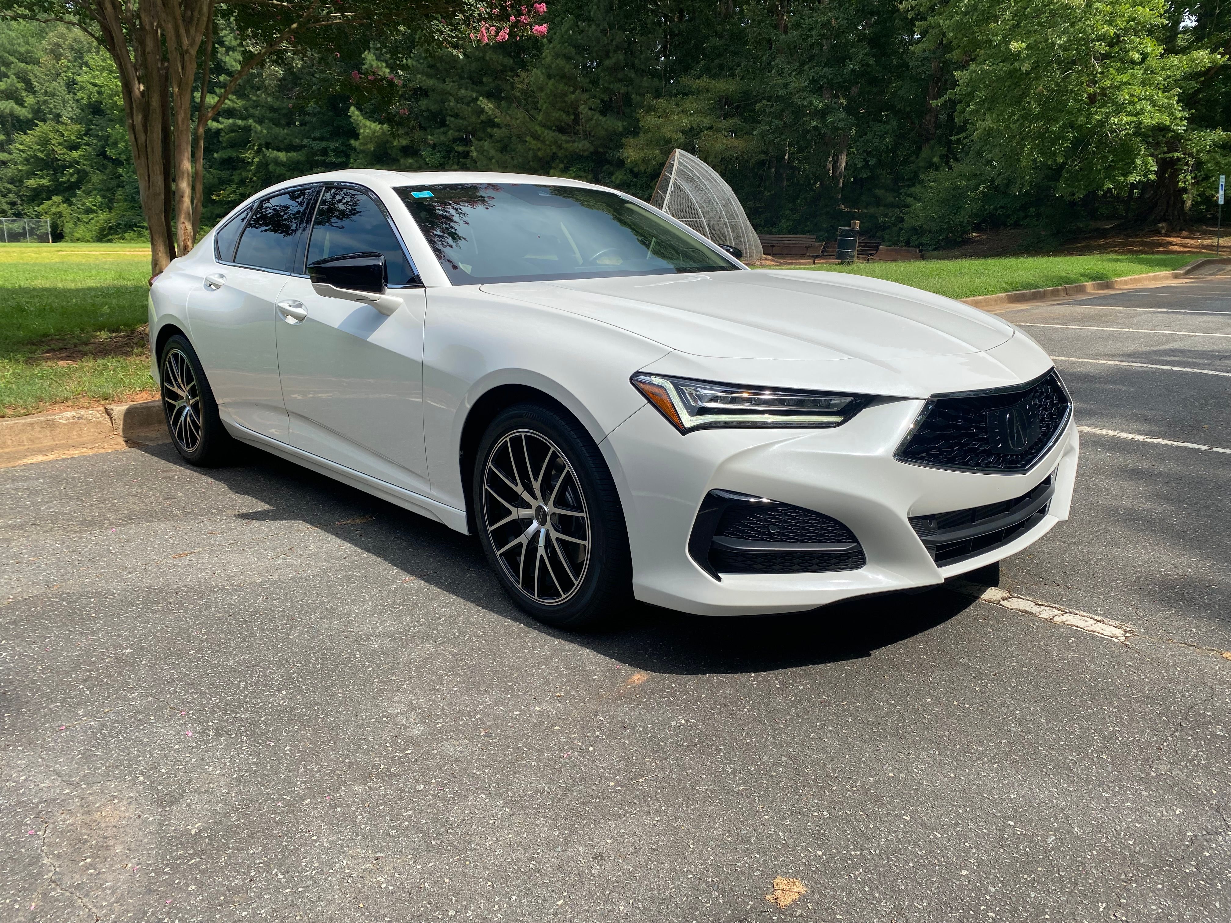 Used 2022 Acura TLX w/ Technology Package FWD image 2