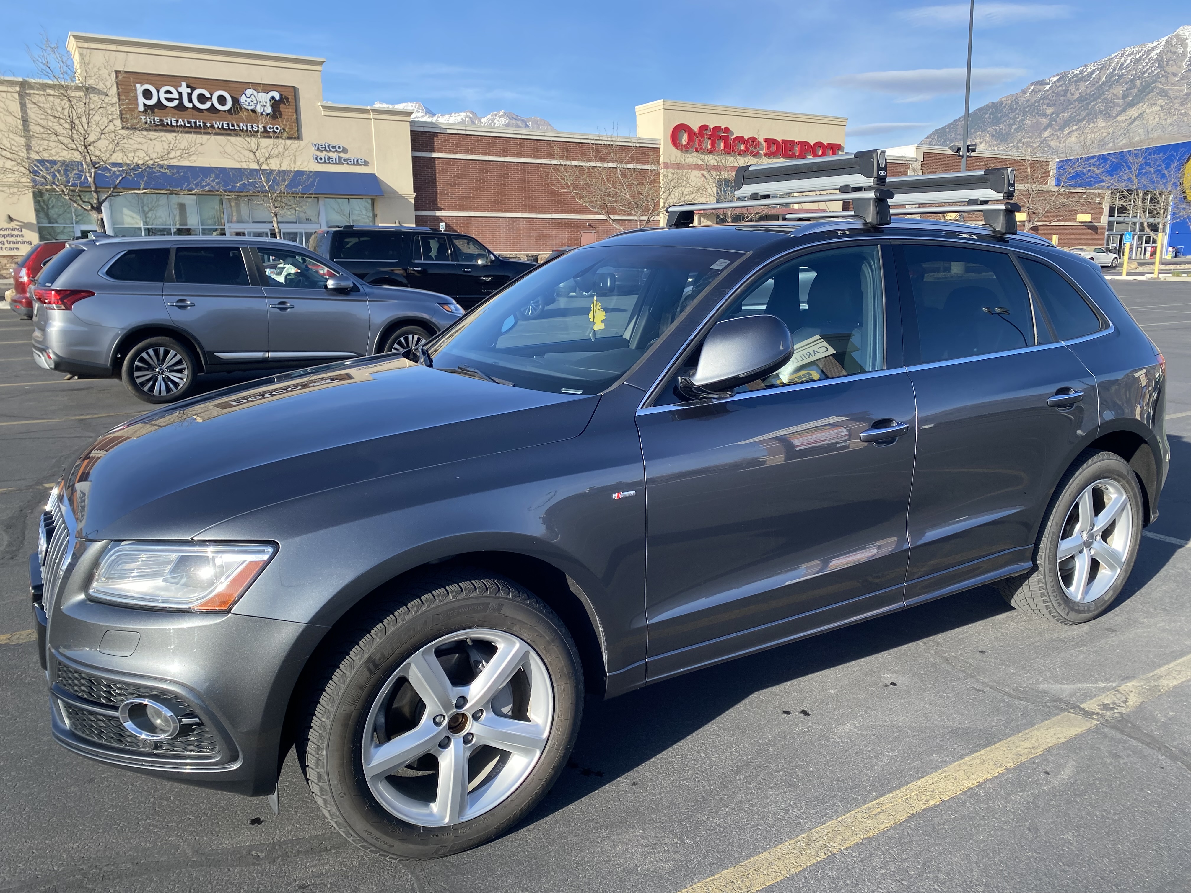 Used 2017 Audi Q5 2.0T Premium Plus w/ Technology Package AWD/4WD image 2