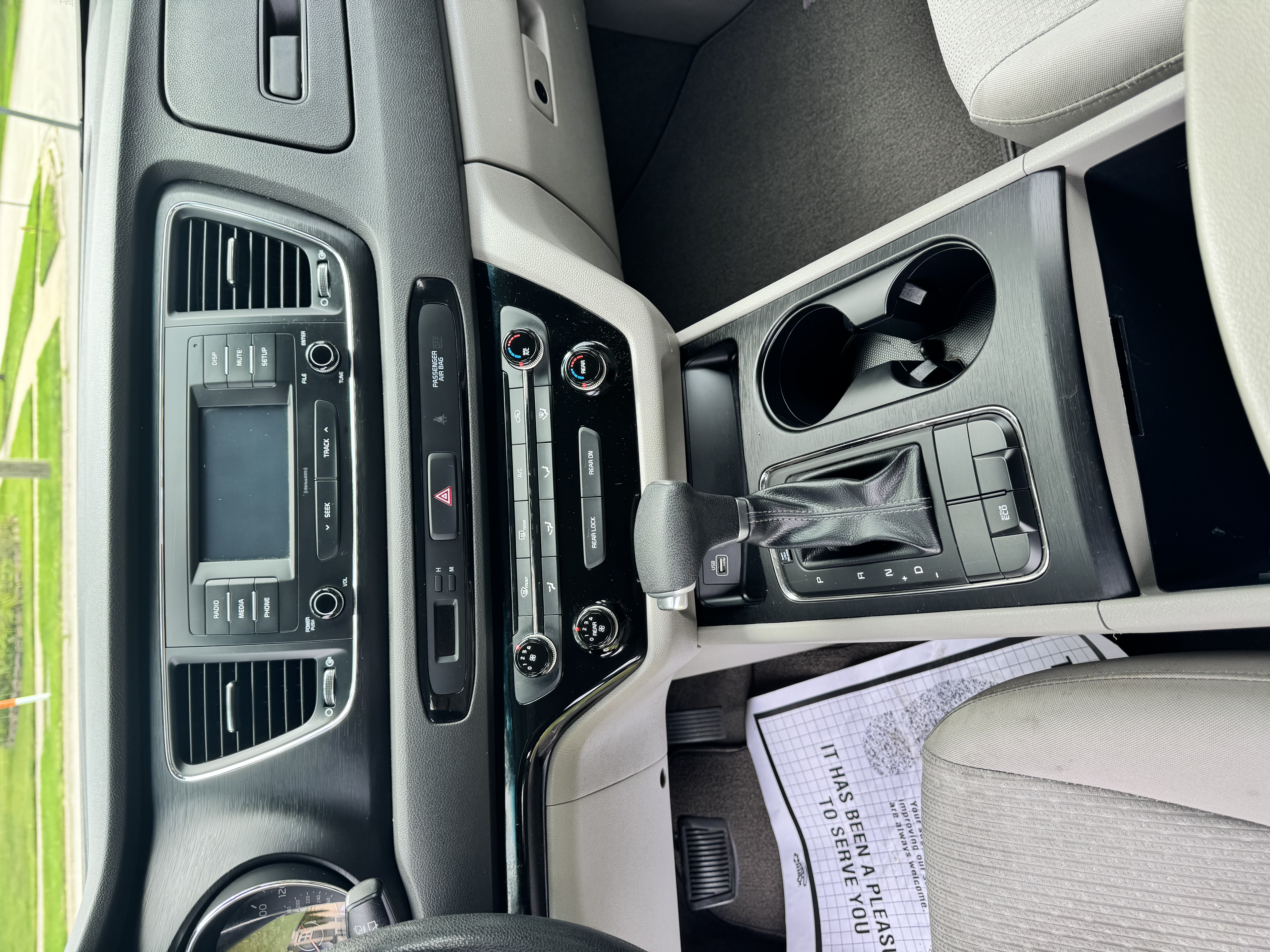 Used 2018 Kia Sedona L FWD image 19