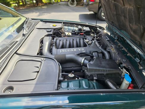 Used 2002 Jaguar XJ8 image 12