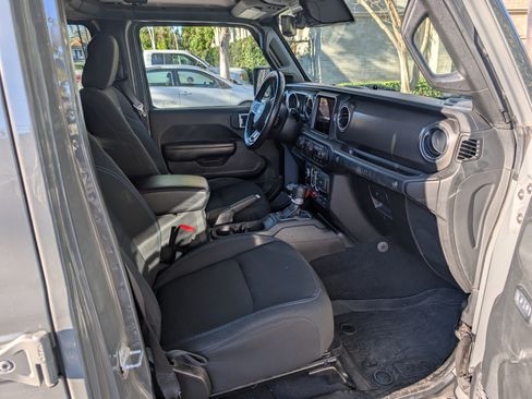 Used 2021 Jeep Wrangler Unlimited Rubicon 4xe w/ Steel Bumper Group image 12