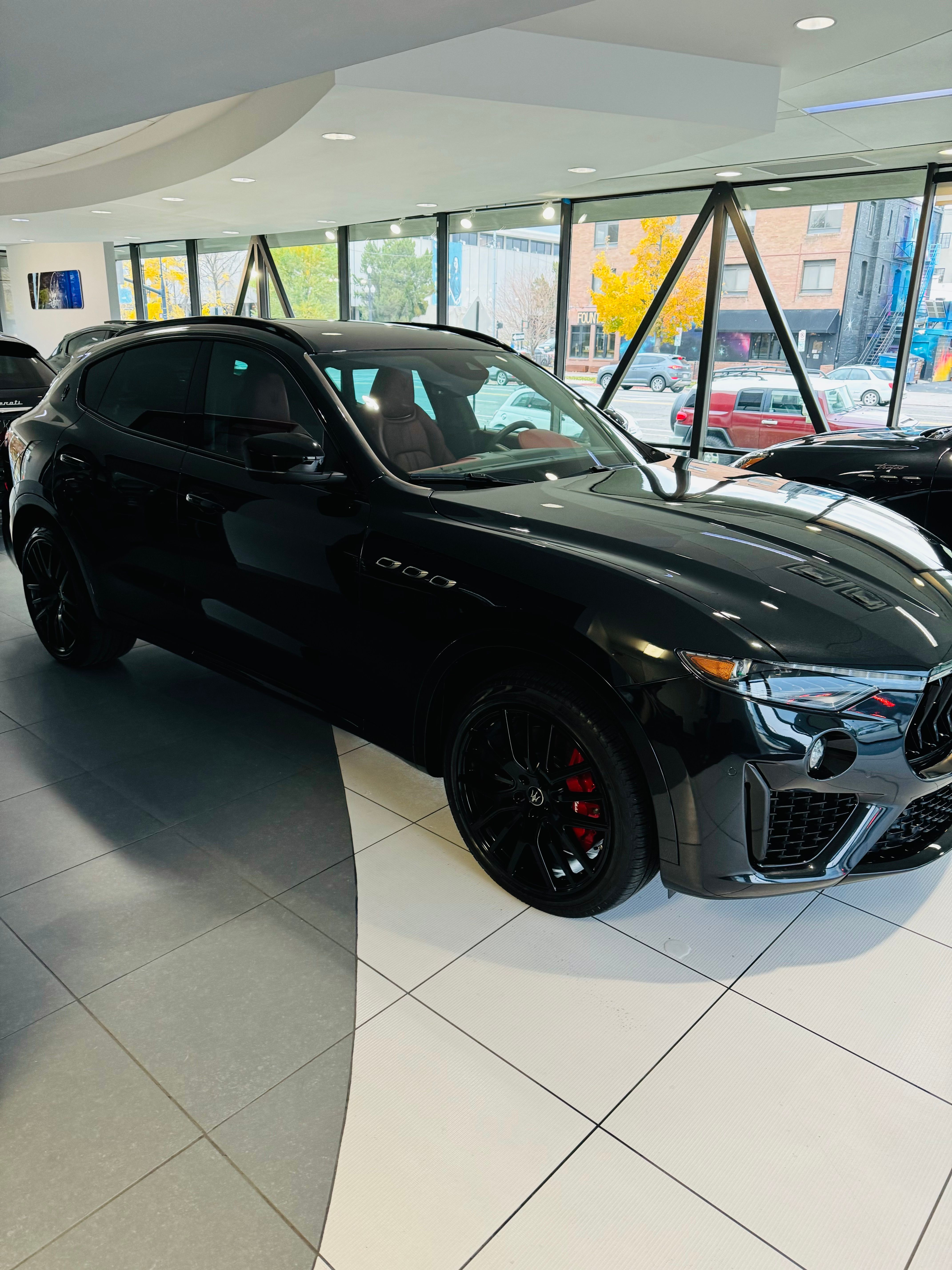 Used 2022 Maserati Levante Modena AWD/4WD image 2