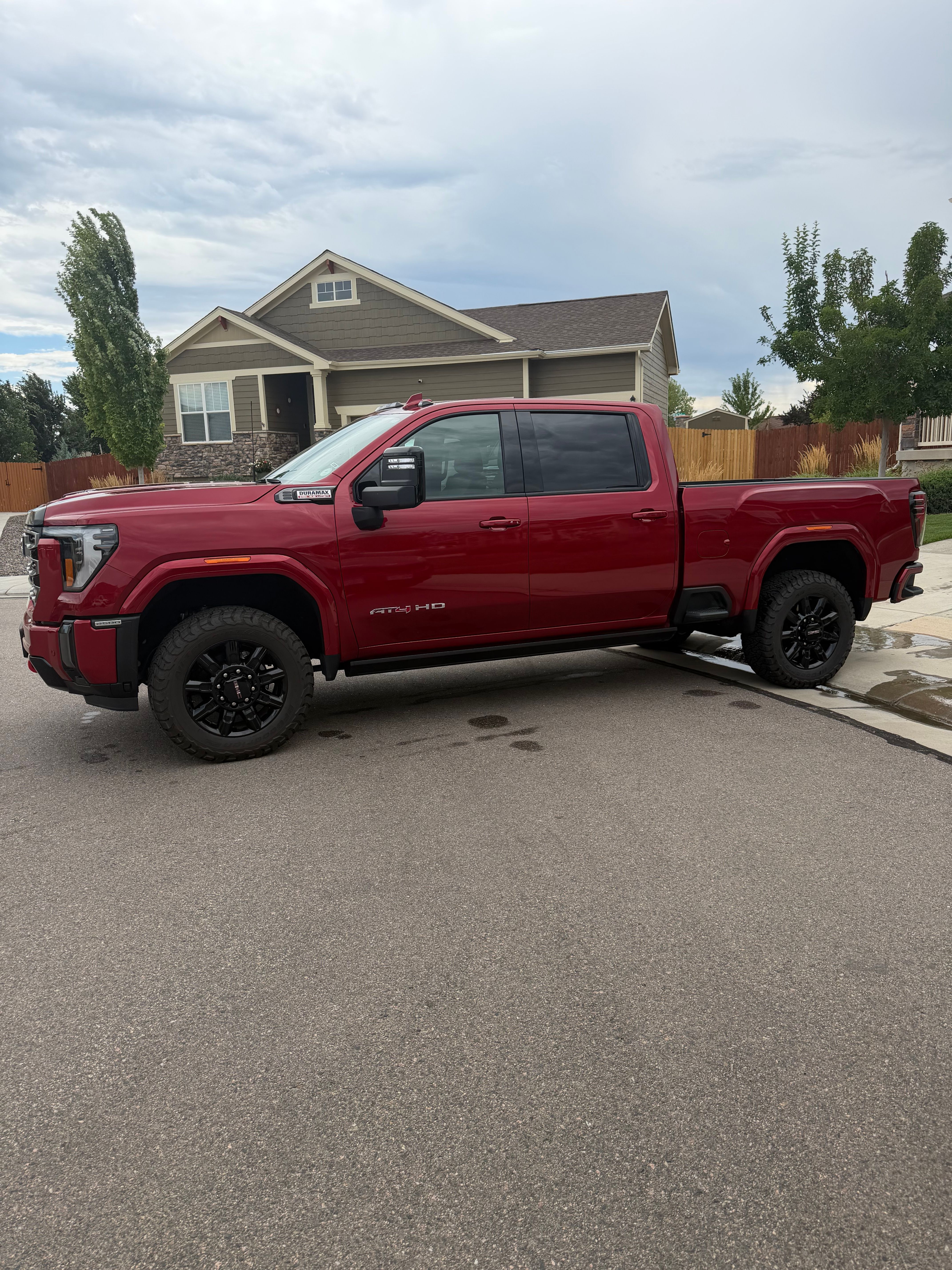 Used 2024 GMC Sierra 2500 AT4 w/ AT4 Premium Plus Package AWD/4WD image 2