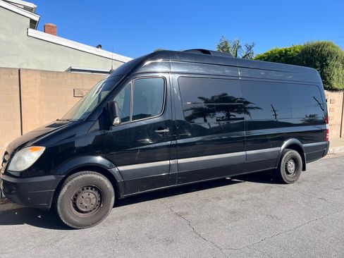Used 2008 Dodge Sprinter 2500 RWD image 6