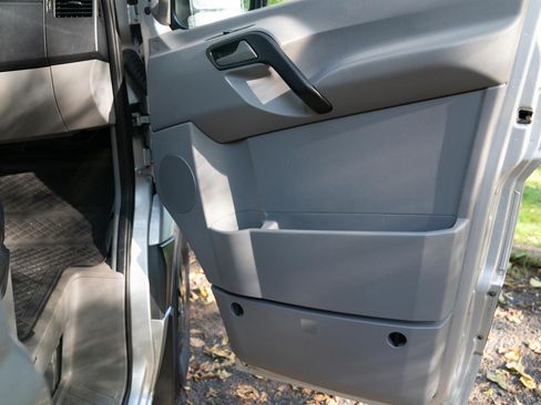 Used 2007 Dodge Sprinter 2500 w/ Cooling Group image 6