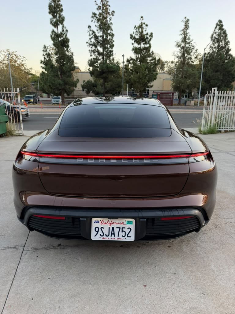 Used 2022 Porsche Taycan RWD image 6
