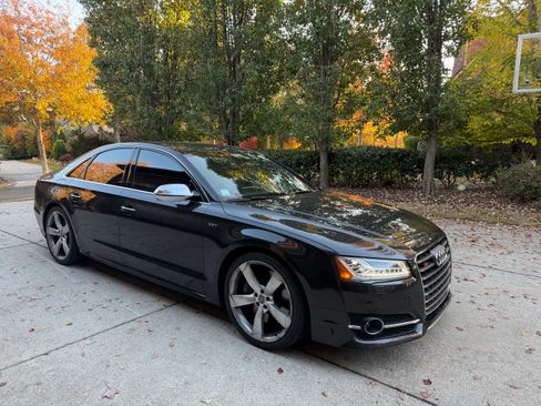 Used 2015 Audi S8 image 9