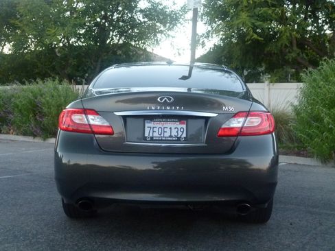 Used 2012 INFINITI M56 w/ Deluxe Touring Pkg RWD image 5
