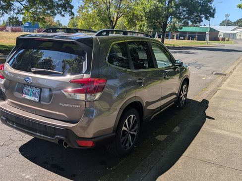 Used 2024 Subaru Forester Limited AWD/4WD image 10