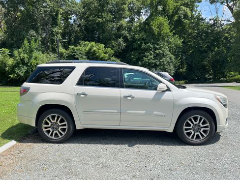 Used 2013 GMC Acadia Denali image 6