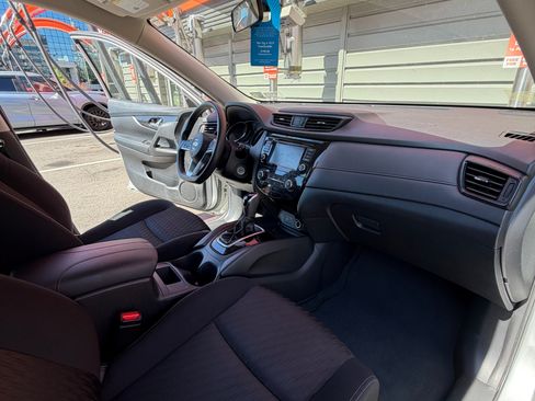 Used 2018 Nissan Rogue S AWD/4WD image 14