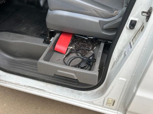 Used 2016 Nissan NV 3500 SV image 12