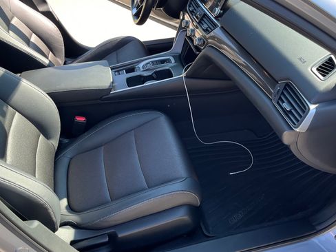Used 2020 Honda Accord Sport image 10