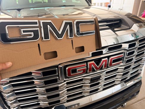 Used 2025 GMC Sierra 2500 Denali w/ Denali Reserve Package AWD/4WD image 15