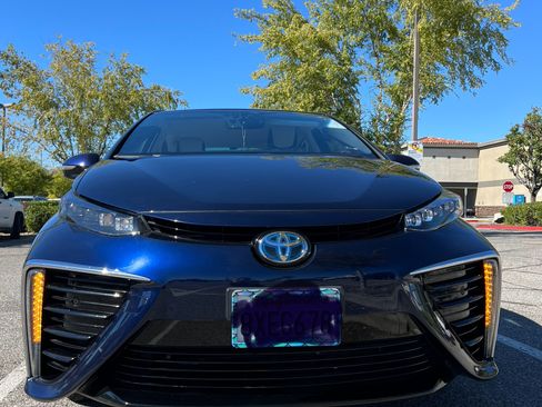Used 2018 Toyota Mirai image 11