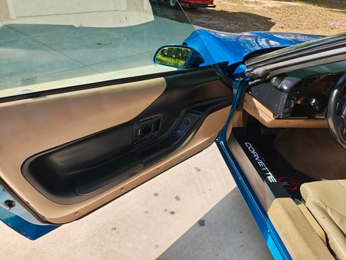 Used 1995 Chevrolet Corvette Coupe image 9