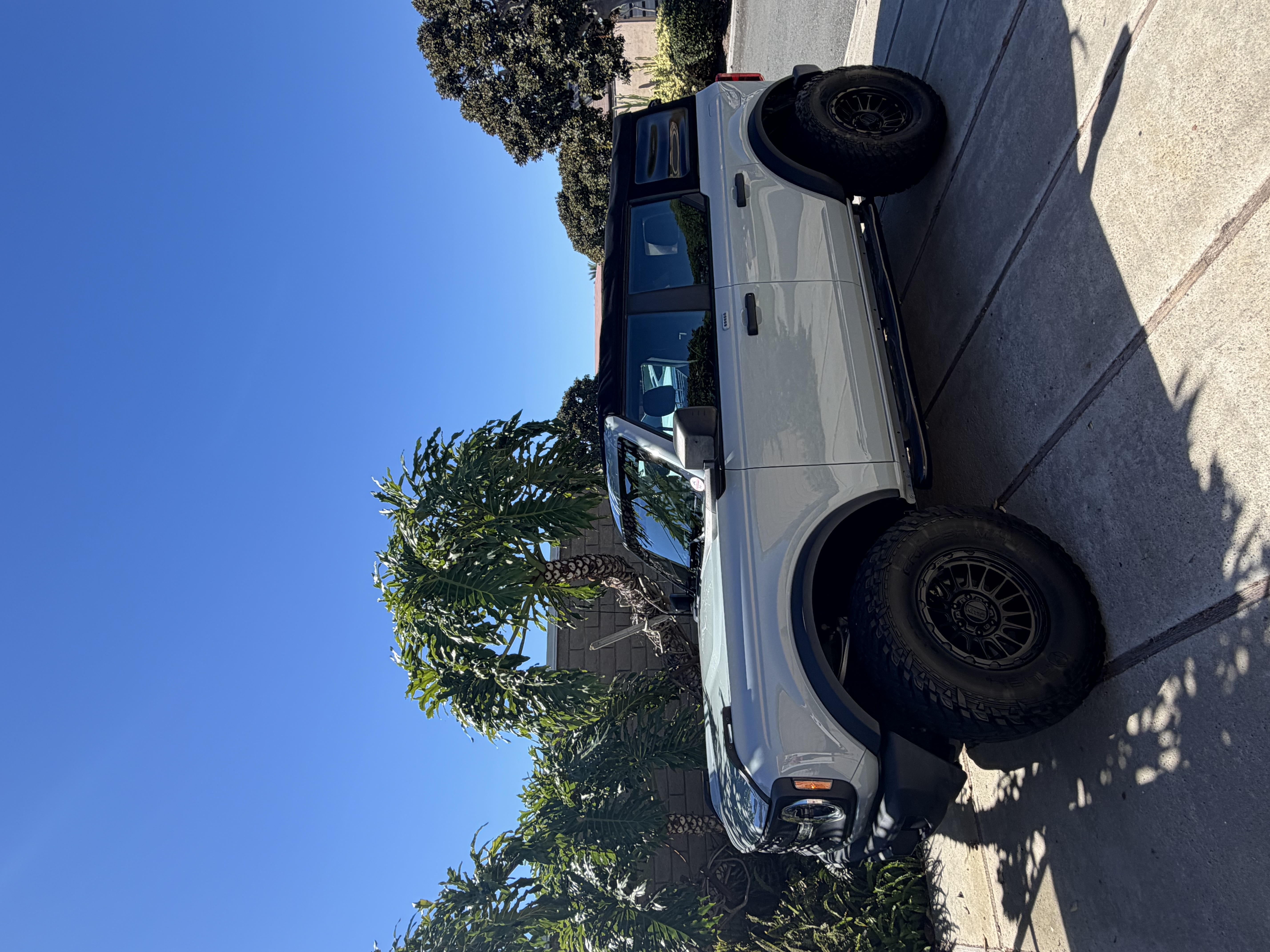 Used 2022 Ford Bronco 4-Door AWD/4WD image 2