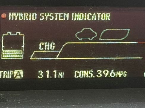 Used 2014 Toyota Prius Two image 9