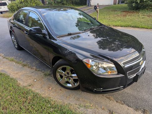 Used 2010 Chevrolet Malibu LT w/ Power Convenience Package image 4