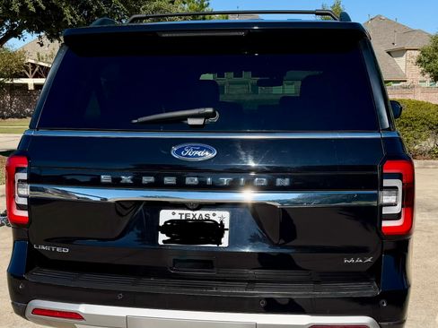 Used 2022 Ford Expedition Max Limited image 5