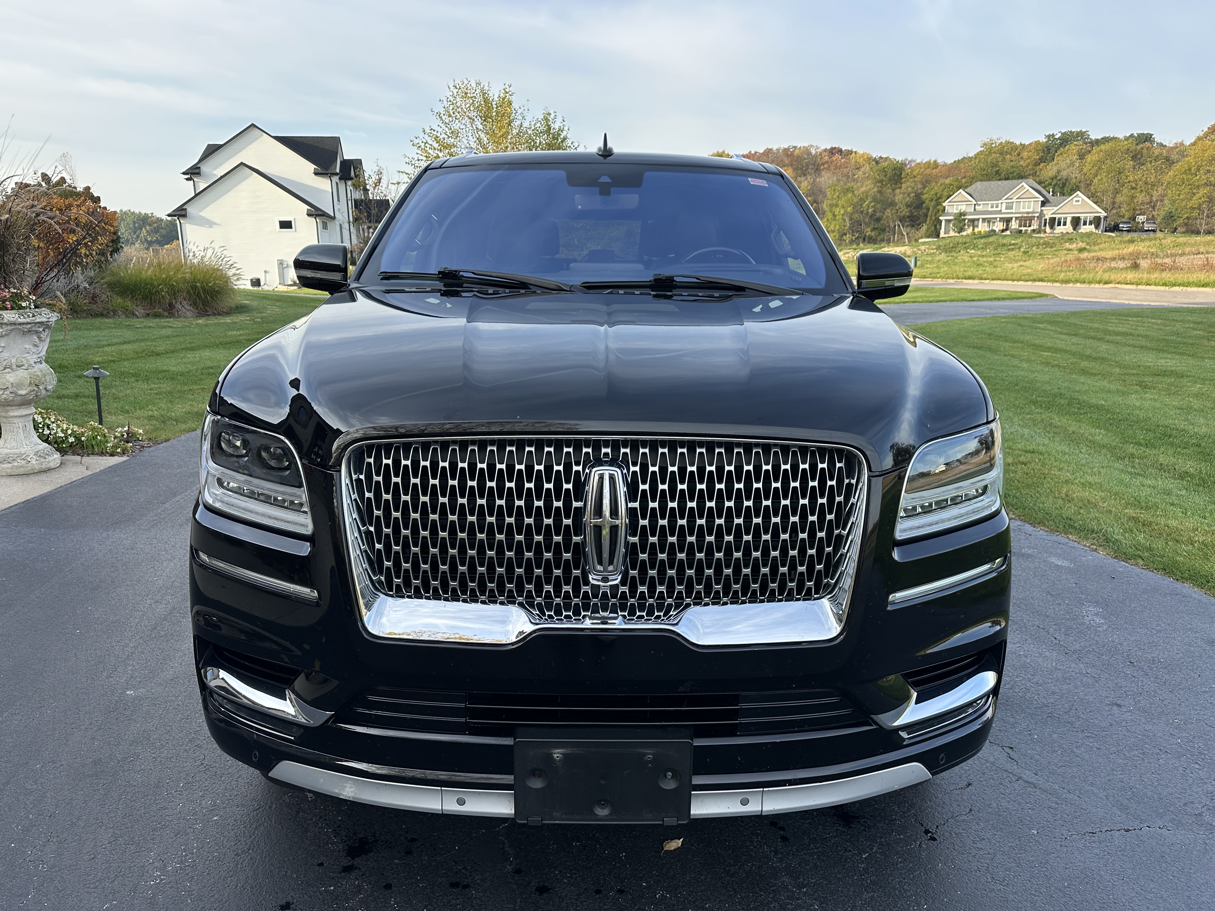 Used 2019 Lincoln Navigator L Reserve AWD/4WD image 2