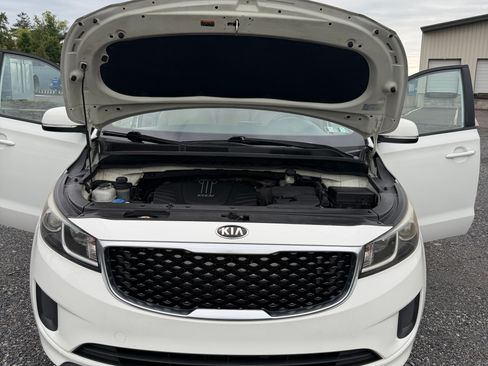 Used 2015 Kia Sedona LX w/ LX Convenience Package FWD image 6