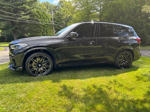 Used 2019 BMW X5 xDrive50i w/ M Sport Package AWD/4WD image 2