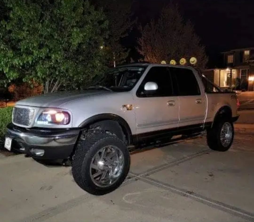 Used 2003 Ford F150 XLT AWD/4WD image 9