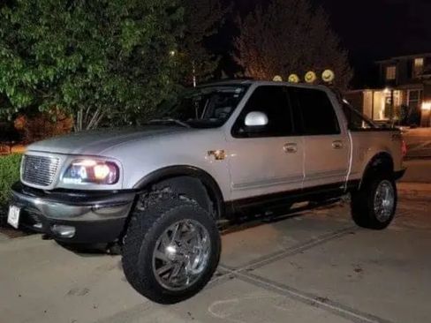 Used 2003 Ford F150 XLT image 9