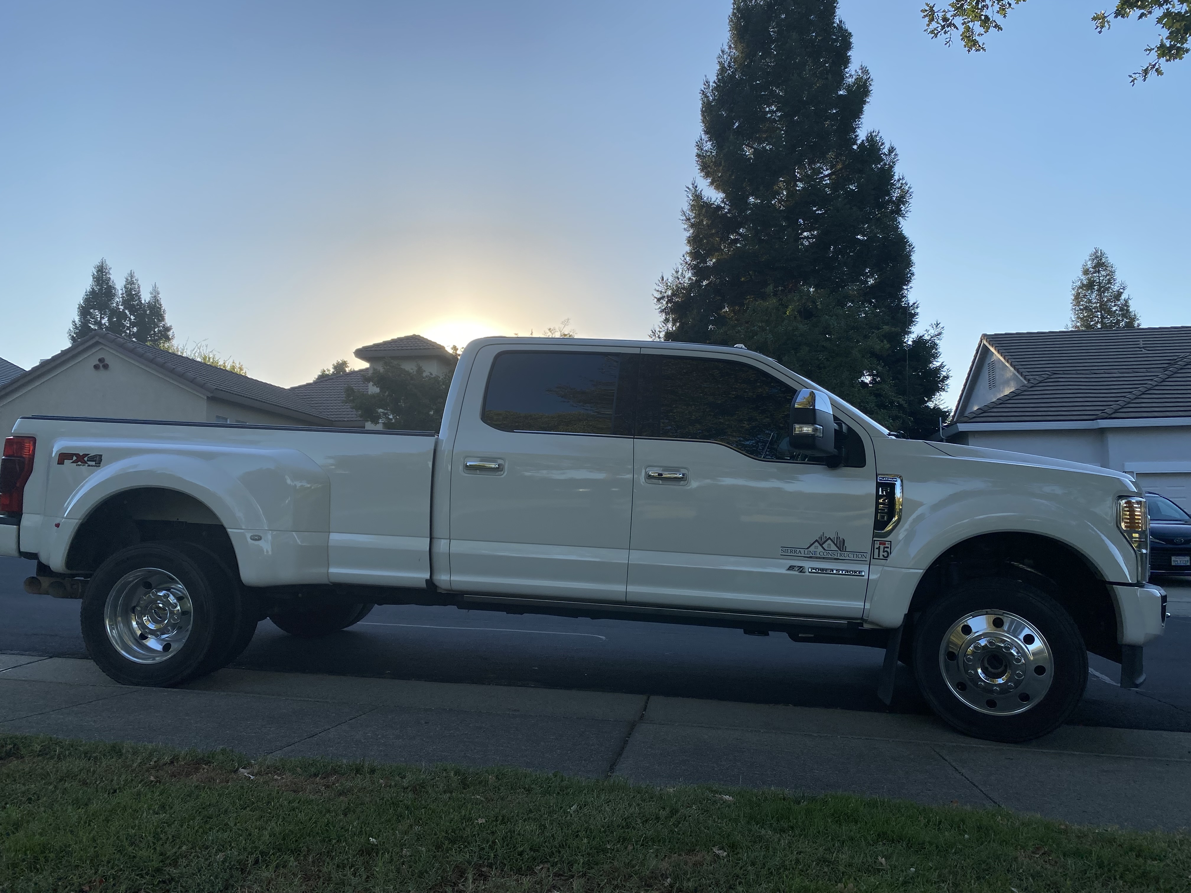 Used 2020 Ford F450 Platinum w/ FX4 Off-Road Package AWD/4WD image 6
