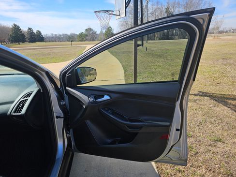 Used 2017 Ford Focus SE image 14