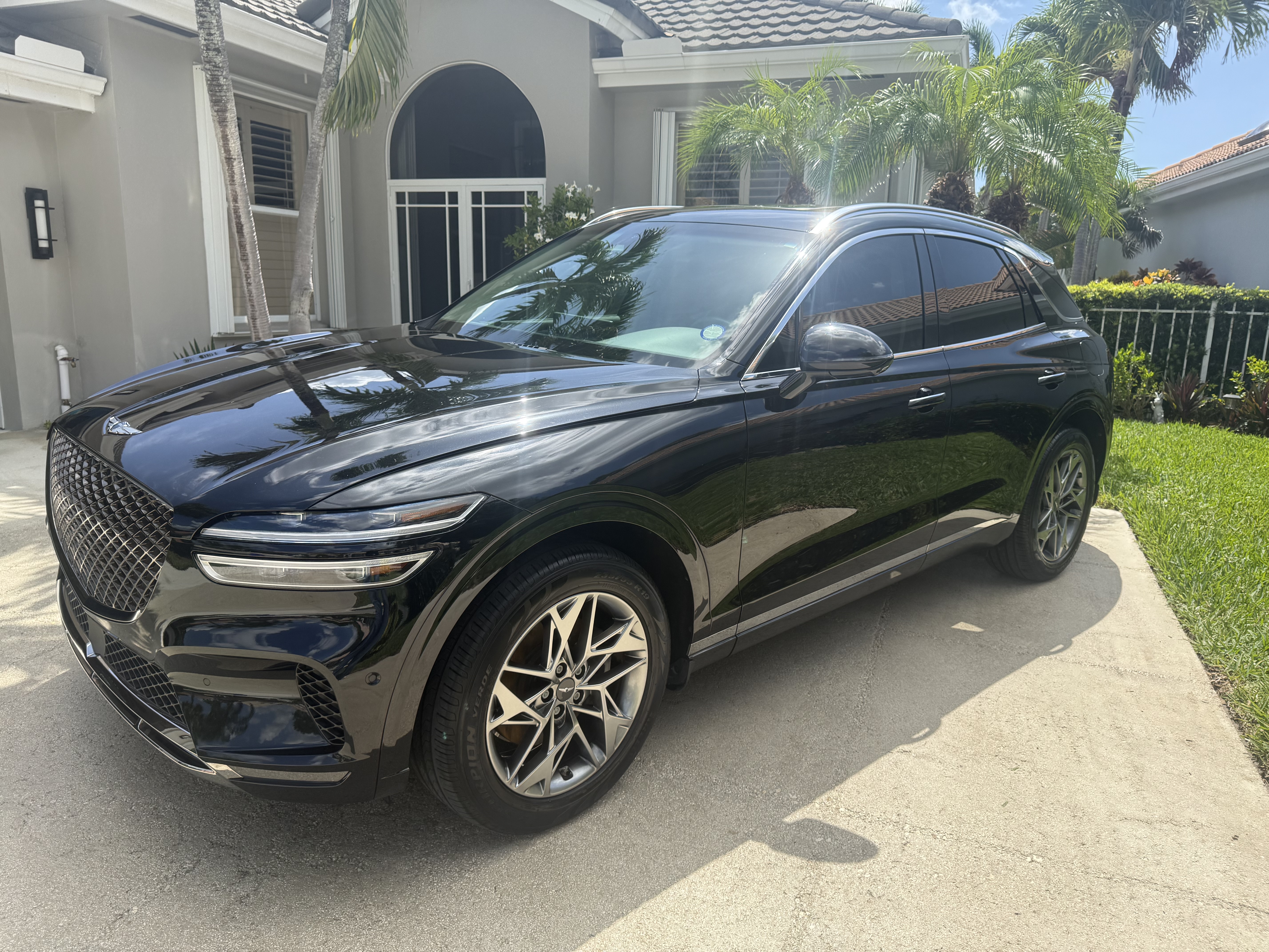 Used 2022 Genesis GV70 2.5T w/ Advanced Package AWD/4WD image 1