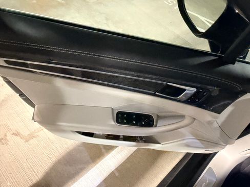 Used 2019 Porsche Panamera Turbo image 9