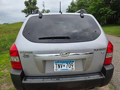 Used 2005 Hyundai Tucson LX FWD image 6