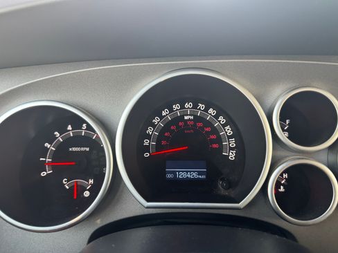 Used 2012 Toyota Tundra Limited w/ Platinum Pkg AWD/4WD image 4