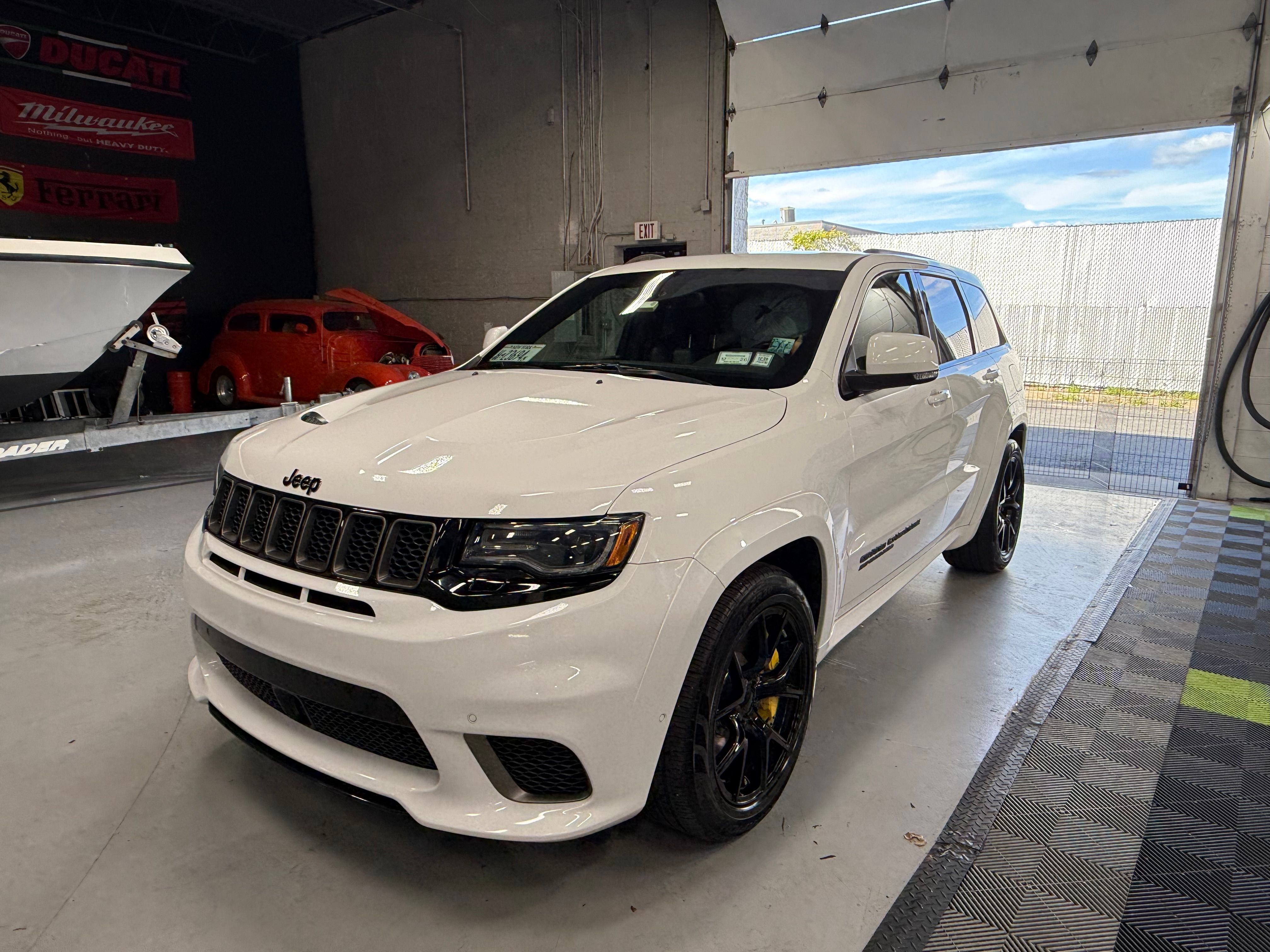 Used 2020 Jeep Grand Cherokee Trackhawk AWD/4WD image 1