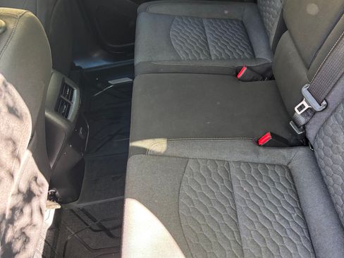 Used 2018 Chevrolet Equinox LT FWD image 8