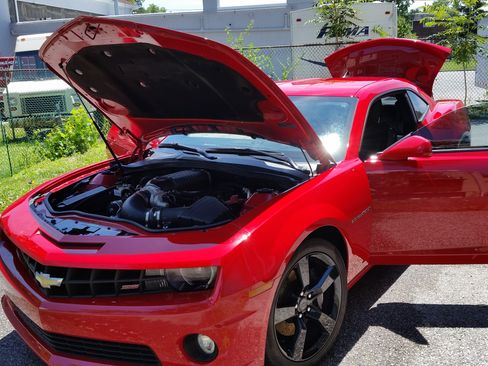 Used 2010 Chevrolet Camaro SS w/ RS Package image 9